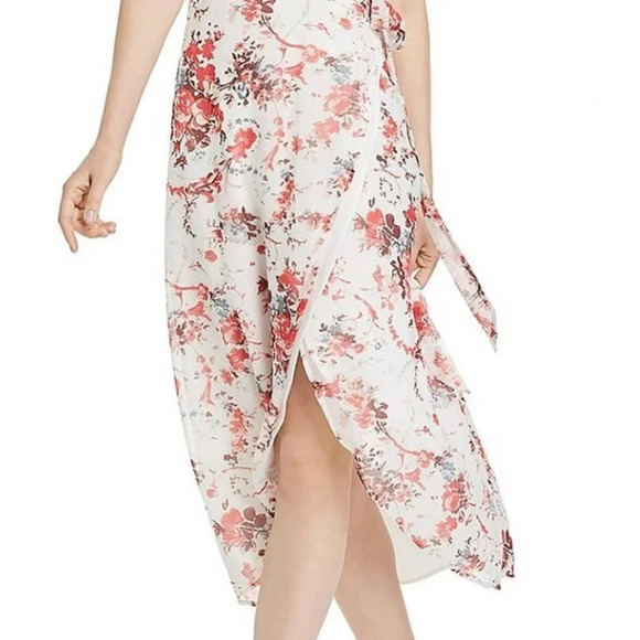 BARDOT NWOT Floral Short Sleeve Wrap‎ Dress - Picture 5 of 11